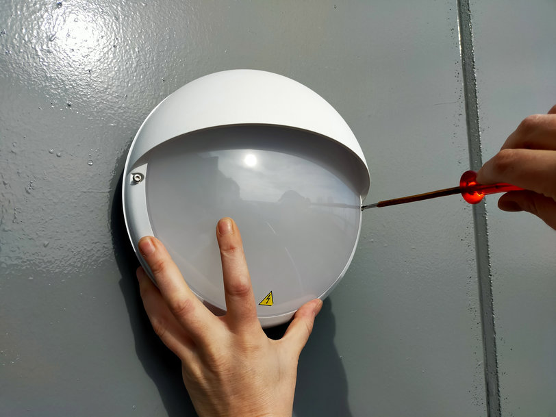 Lébénoïd dévoile le Dune Casquette ULR : le premier luminaire antipollution lumineuse